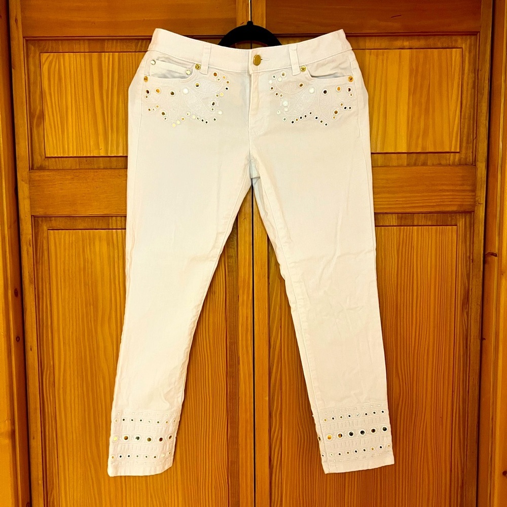 MICHAEL KORS. White Capri Jeans with Ornaments and Glitter. Size 4